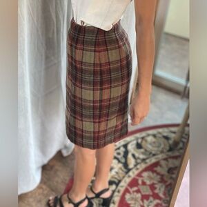 Vintage Cozy Plaid Skirt - size 6 (fits more like a 4)